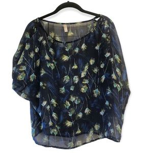 Xhilaration Blue and Green Sweater, Floaty, Short Sleeves, Medium, Polyester